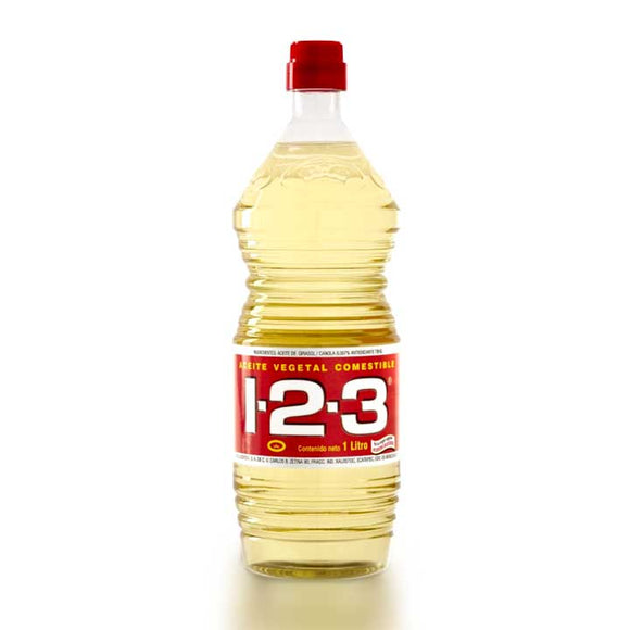 Aceite vegetal 123 en botella de 900 ml
